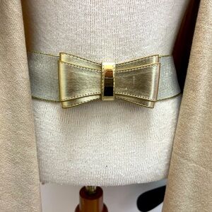 Lilly Pulitzer M/L Gold My Beau Belt (Bow) Stretch belt . RARE find .